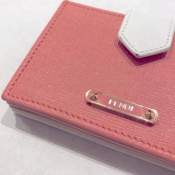 FENDI CARD HOLDER PEACH & WHITE - RARE & UNIQUE! - Picture 3 of 8